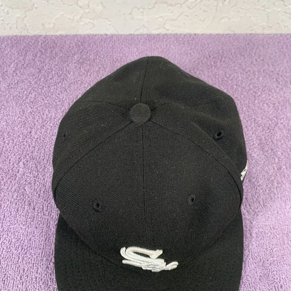 Chicago White Sox Hat Cap Fitted Mens 7 3/8 Black‎ White MLB Baseball Logo